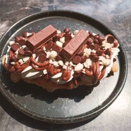 Nutella Kitkat Croffle