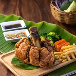 ขาหมูเยอรมันทอด