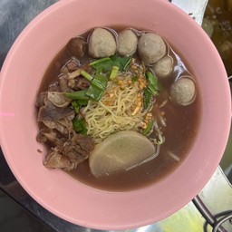 ก๋วยเตี๋ยวข้างทางโกเด้ง