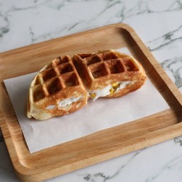 วอฟเฟิลมะพร้าวอ่อนข้าวโพดหวานใส่ทะลัก