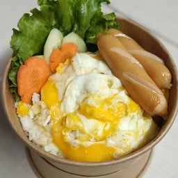 ล้านข้าว'อัลไร(อร่อยยืน1 ปอเต๊กตึ้งยืนรอ)เข้าซอยดินข้างเอกธารามา 50 เมตร หน้าบ้านมีรถกะบะสีดำจอดอยู่