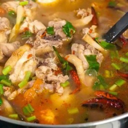 ต้มแซ่บไก่