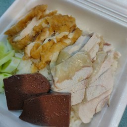 ข้าวมันไก่ นมโต กระเพราข้าวหอม ตลาดสี่มุมเมือง