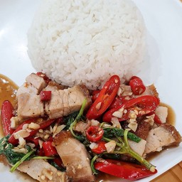 ข้าวกะเพราหมูกรอบ