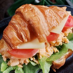 Scrambled Eggs Croissant Sandwich