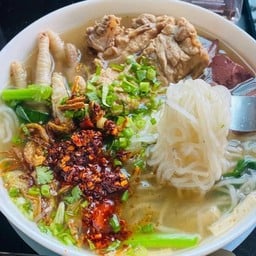 ฟลุ๊คบะหมี่เกี๊ยว อหารตามสั่ง