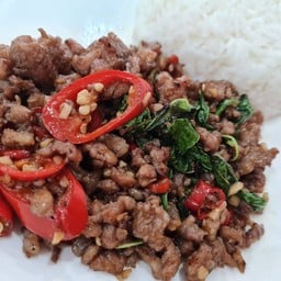 ข้าวกะเพราหมูสับๆแซ่บๆ
