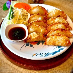 KoJi Gyoza  โคจิ เกี๊ยวซ่า มนตรี