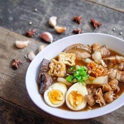 ก๋วยจั๊บน้ำข้น แสมดำ ซอย5 เจ๊ปุณ