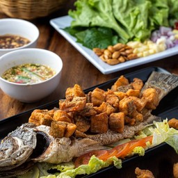 เมี่ยงปลากะพงทอด