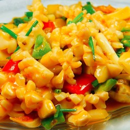 ปลาหมึกผัดไข่เค็ม