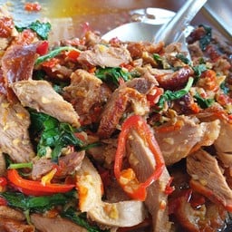 กระเพราเป็ดย่าง กับข้าว