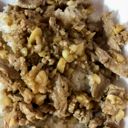 หมูกระเทียมเป็นกับข้าว