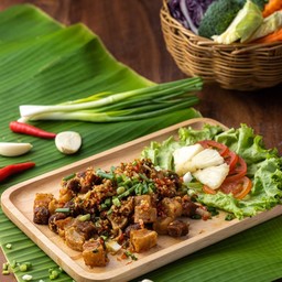 หมูกรอบผัดพริกเกลือ