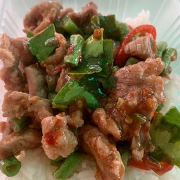 ข้าวราดพริกแกงถั่ว