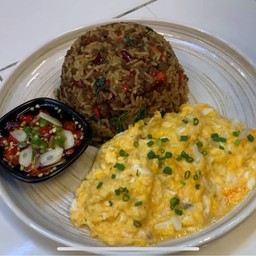 กะเพราเนื้อคลุกข้าว+ไข่ขยี้