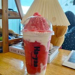 สมูทตี้สตอเบอรี่โยเกิร์ต