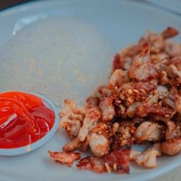 🍚ข้าวหมูทอดกระเทียม