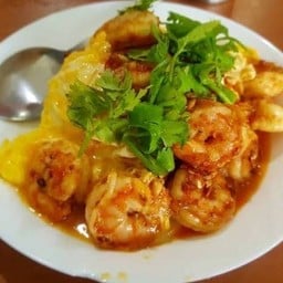 ข้าวไข่ข้นกุ้งกระเทียม