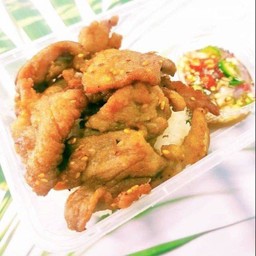 ข้าวหน้าคั่วหมูพริกน้ำปลามะนาวสด