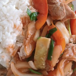 ผัดเปรี๊ยวหวานหมู