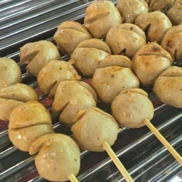 ลูกชิ้นปิ้ง(เนื้อ) 3ลูก 5ไม้ +สามรส