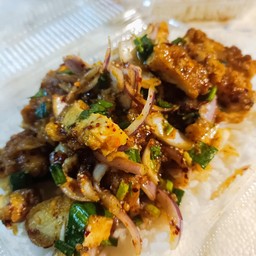 ข้าวยำไก่แซ่บ ปากเซ