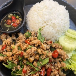 ข้าวผัดกระเพรา