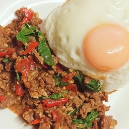 ข้าวกะเพราเนื้อสับ
