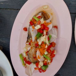 ยำปลาอินทรีย์