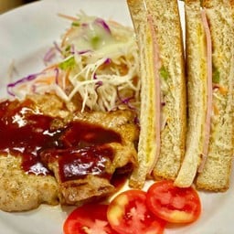 สเต็กเนื้อแซนวิชแฮมชีส