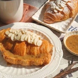 Almond Croissant