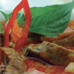 ข้าวแกงเผ็ดเป็ดย่าง