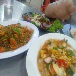 ยำแซ่บตามสั่ง ครัวต้นมะม่วง