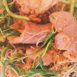 หมี่กะฉดหมู