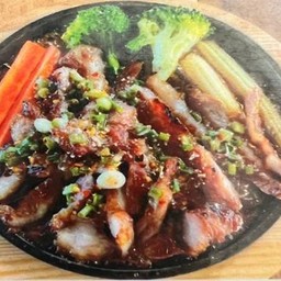 เนื้อย่างกระทะร้อน