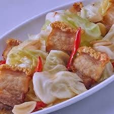 กะหล่ำปลีหมูกรอบ