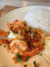 กุ้งคั่วพริกเกลือราดขัาว