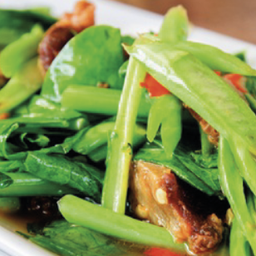 ผัดคะน้าปลาเค็ม