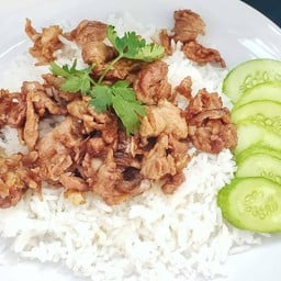 ข้าวหมูทอดกระเทียม