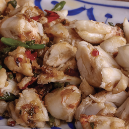 เนื้อปูก้อนผัดพริกขี้หนูสวน