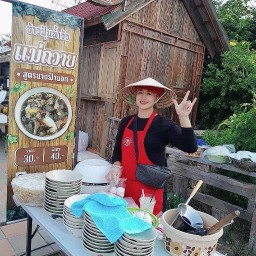 ข้าวปุ้นน้ำวัวนางฟ้า สาขา สวรรค์ชายโขง ซุ้มอำเภอนาแก