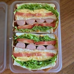 แซนด์วิชไข่ แฮม ไส้กรอก ชีส