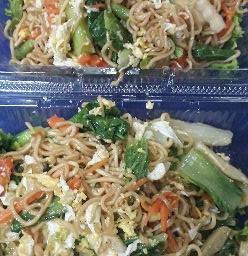 มาม่าผัดไข่ ( พิเศษ1แถม1 )