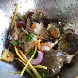 ยำปูดาว 3 ตัว