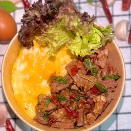 กะเพราแซ่บทรงเครื่อง-ไข่ข้น