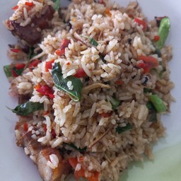 ไก่ผัดพริกแกงราดข้าว