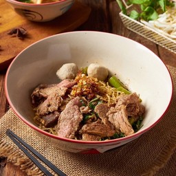 ก.ก๋วยเตี๋ยวเรือต้นยาง by เตี๋ยวเมืองทอง