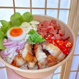 ข้าวยำหมูทอด