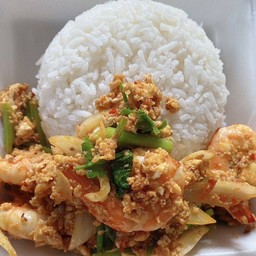 กุ้งผัดผงกะหรี่  ราดข้าว